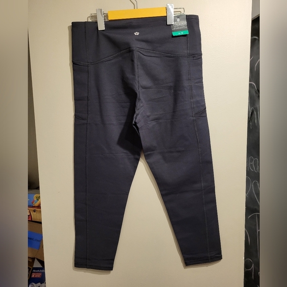 NEW- Tuff Athletics Black Leggings, Size XL (32) - Picture 2 of 5